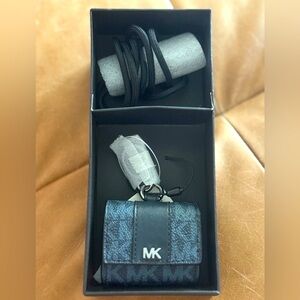 Michael Kors Navy /‎ Black AirPod Pro Case Set with Lanyard NWT $98 bag charm